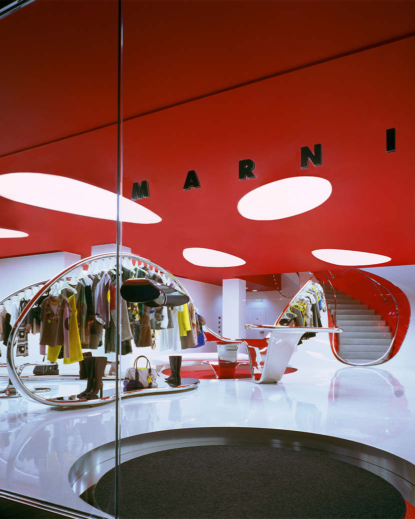 marni-retail-interior-sculptural-staircase-red-ceiling